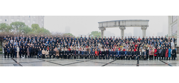 《凝心聚力，赢战2023》 ——Ag亚洲集团集团年度表扬大会暨2023年战略安排大会胜利终结